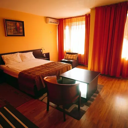 Hotel Family Art-hotel Zora 2*