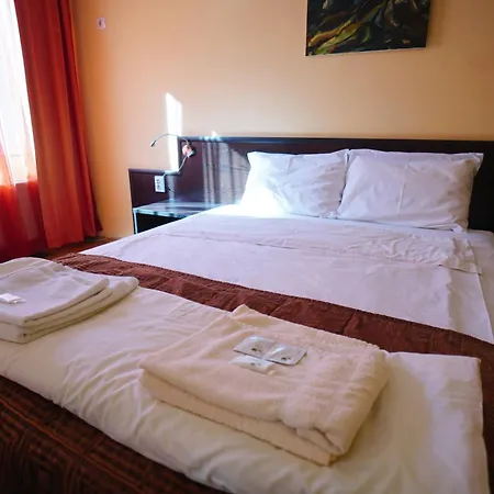 Family Art-hotel Zora 2* Vrața