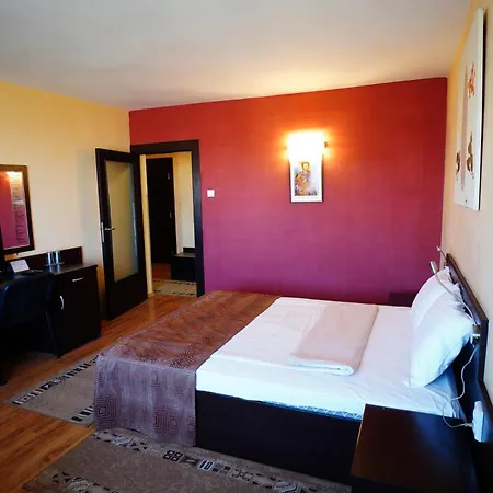 Family Art-hotel Zora 2*
