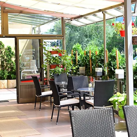 Family Art-hotel Zora Hotel 2*