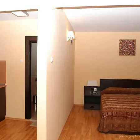 Family Art-hotel Zora 2* Vrața